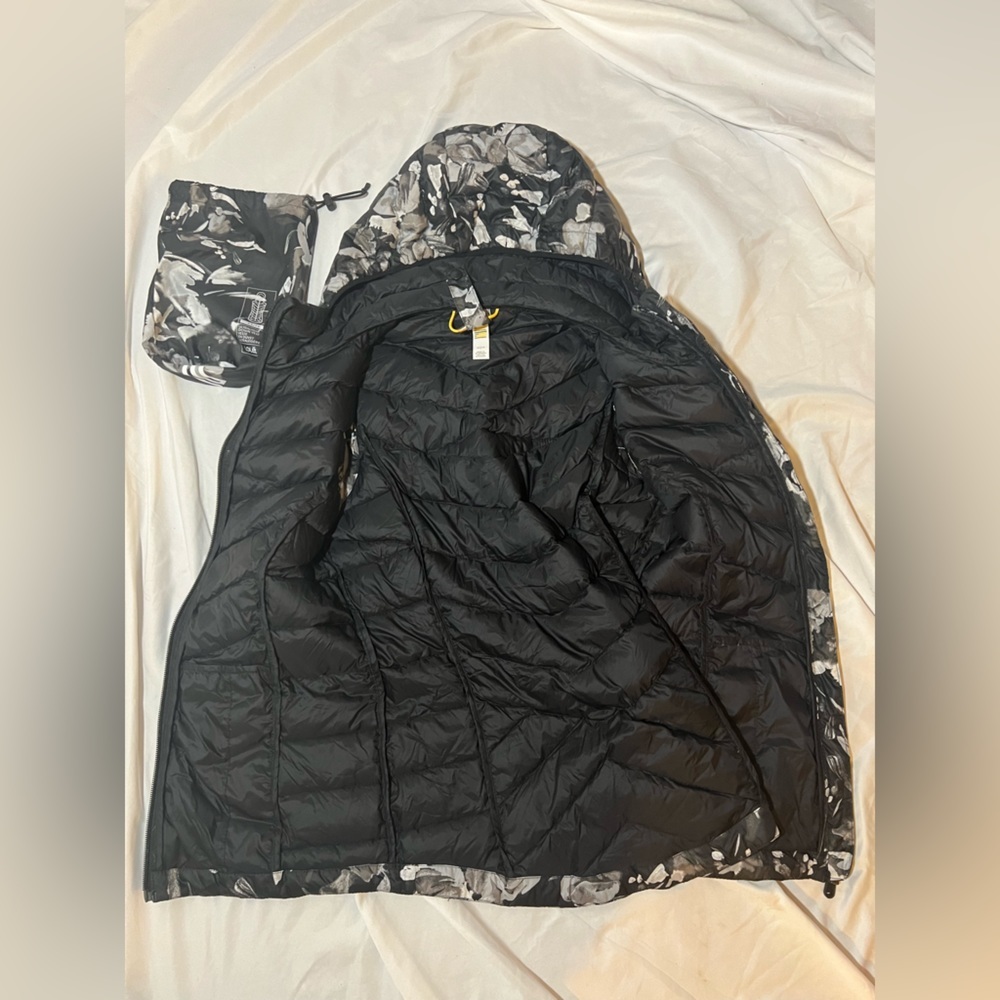 Lole Black Winter Bloom Hooded Down Vest | XS - Picture 11 of 14